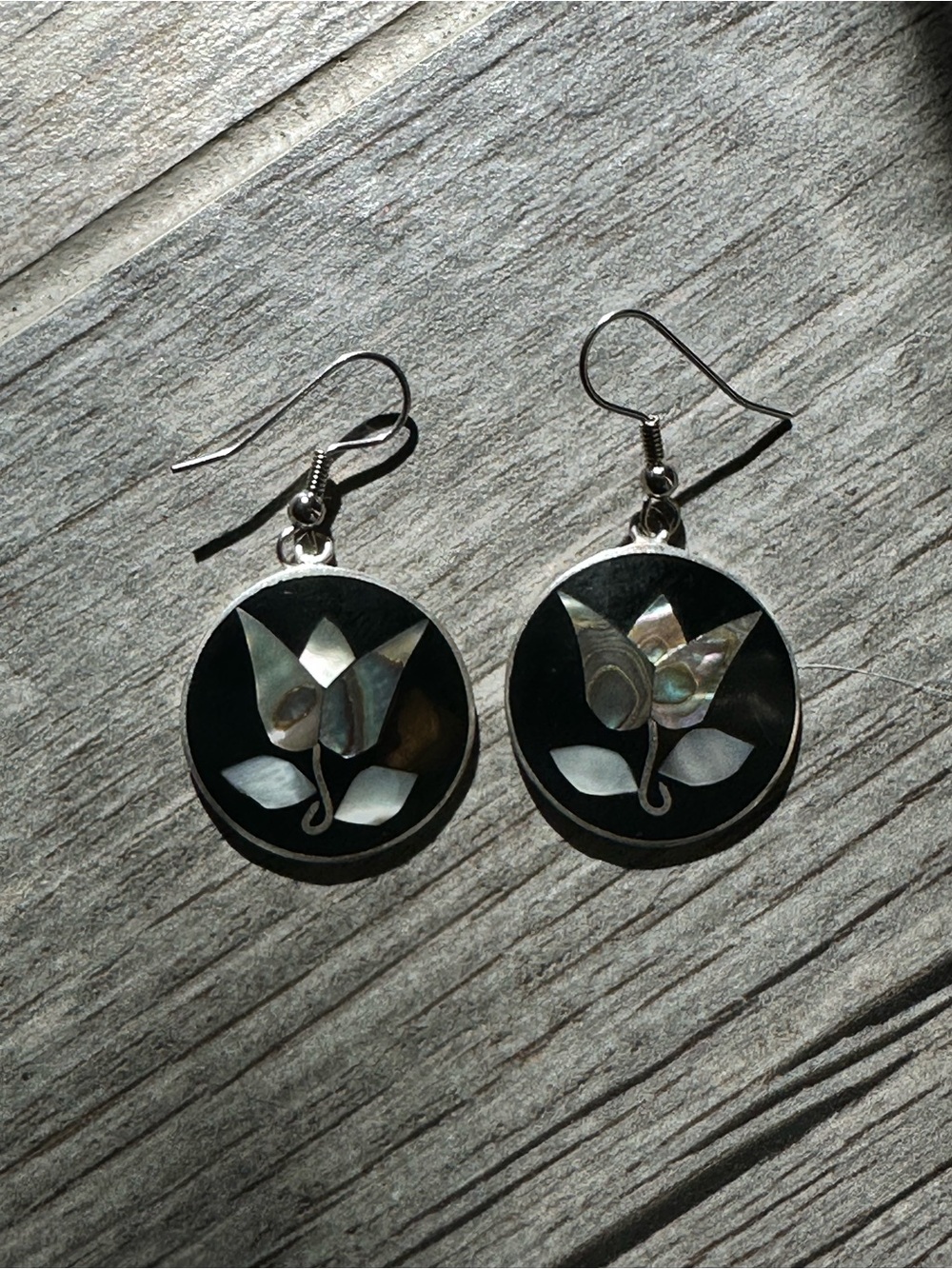 Vintage Mexican Handmade Black Mother-of-Pearl/Albalone Floral Drop Earrings